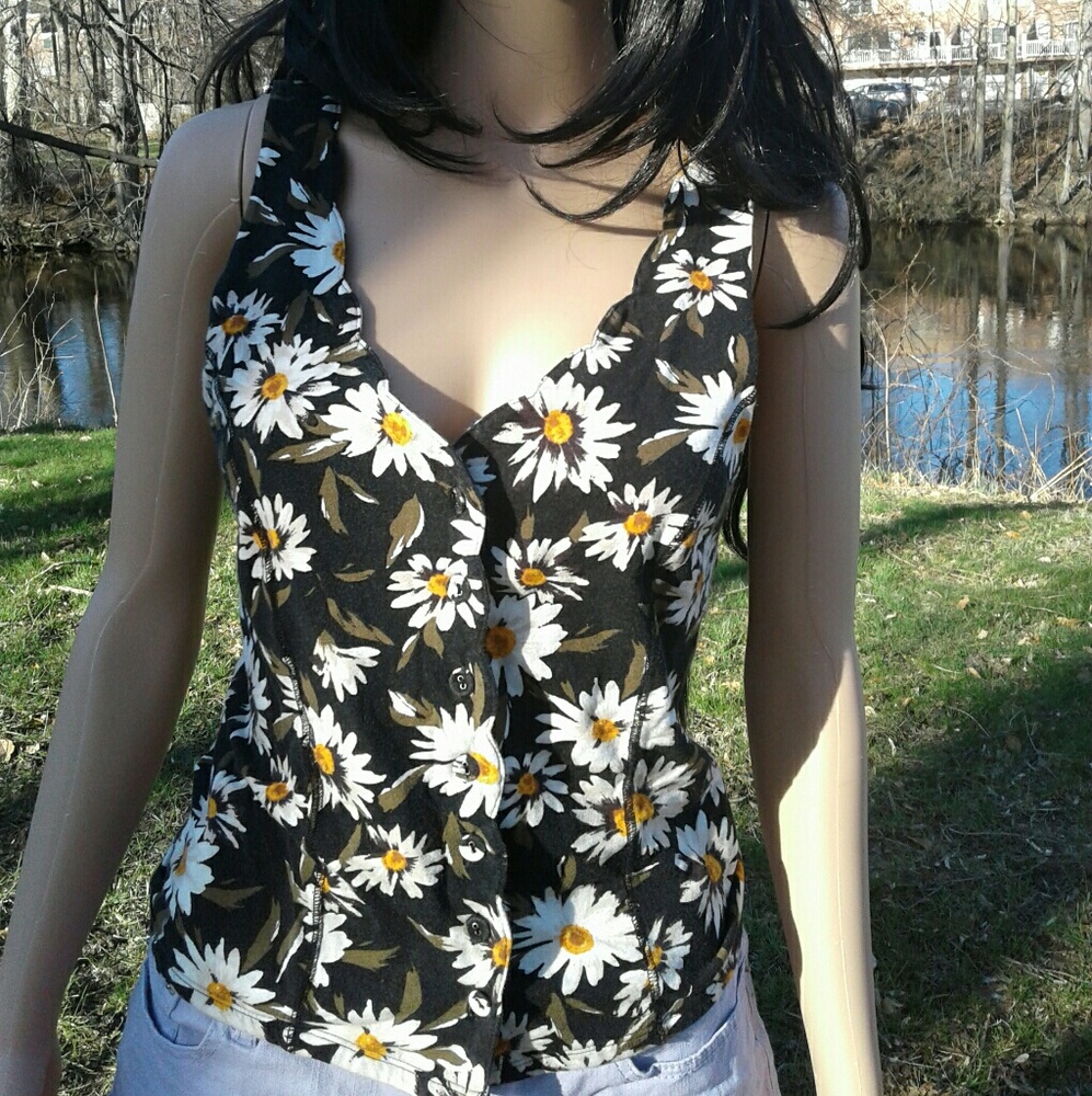 Kimchi blue cute corset style daisy top
